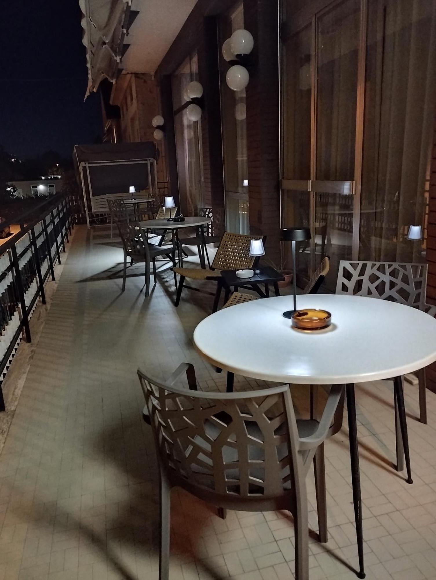 Hotel Luca リミニ エクステリア 写真